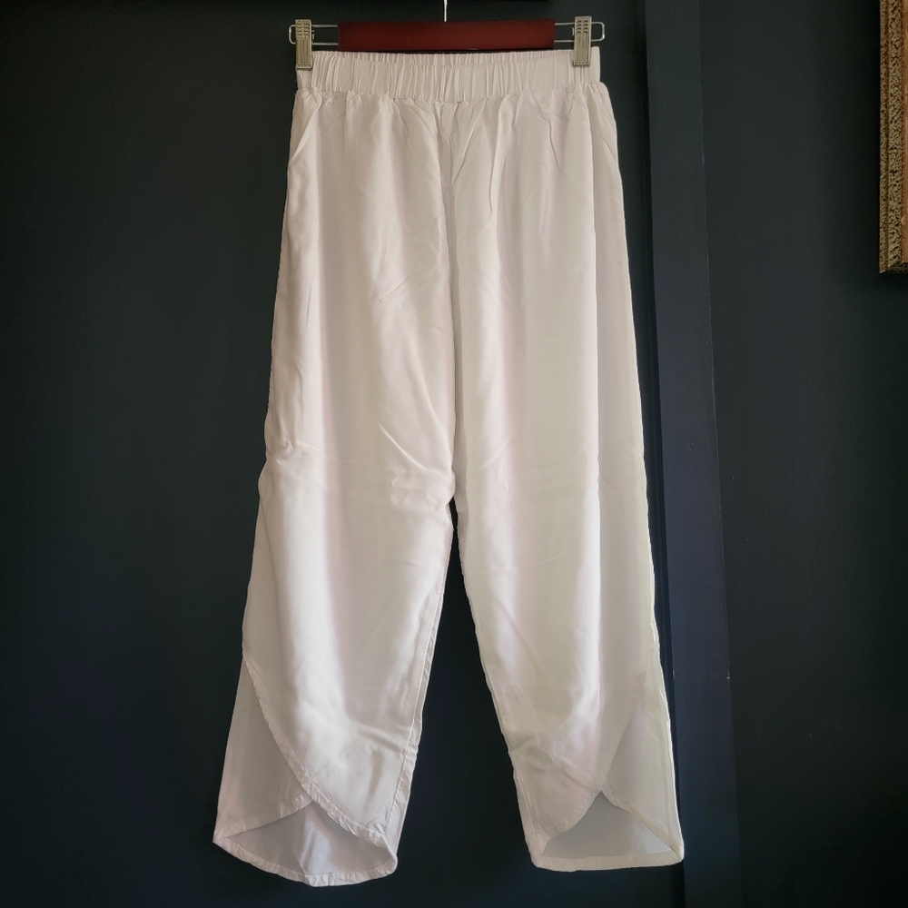 La Mer Luxe‎ Off-White Tulip Light Comfortable Relaxed Fit Cropped Lounge Pants